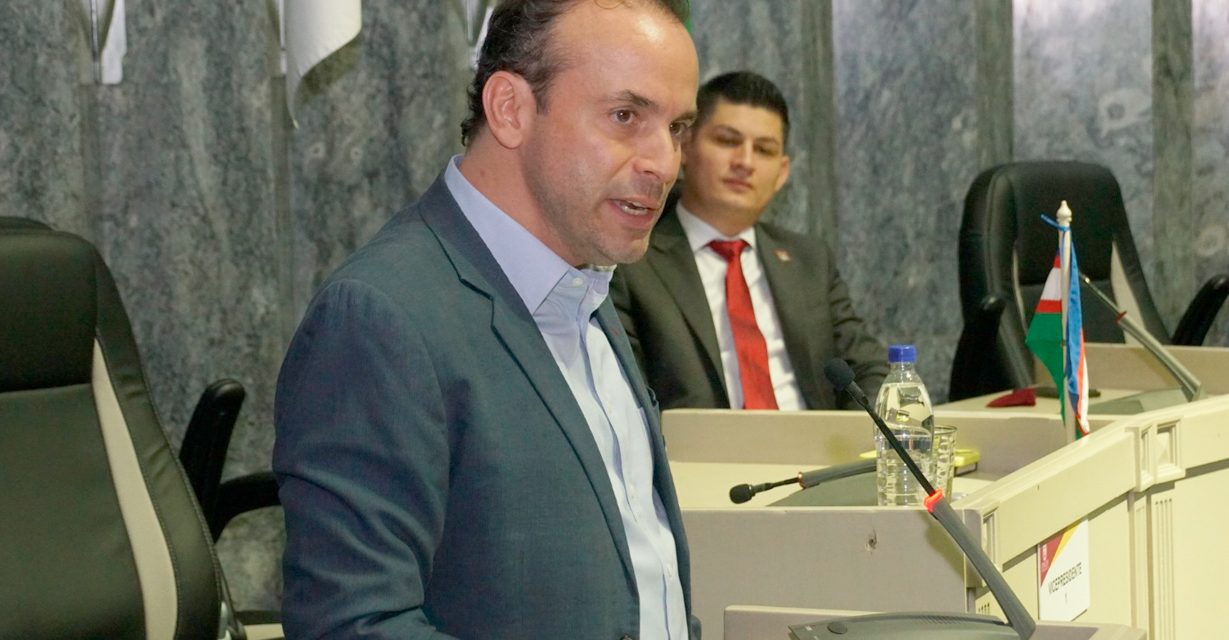 Confidenciales-La afonía del Concejo de Eder