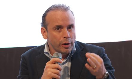 Gobierno en crisis y continuidad… 