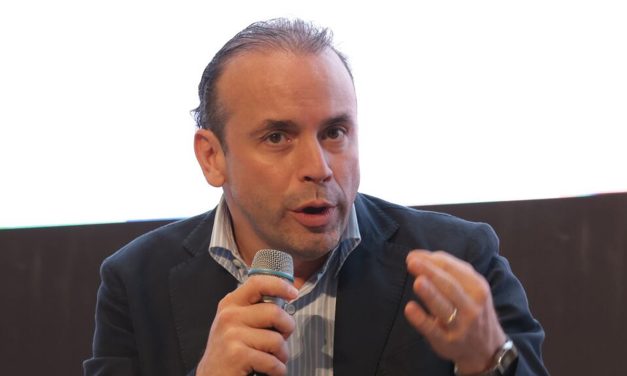 Gobierno en crisis y continuidad… 