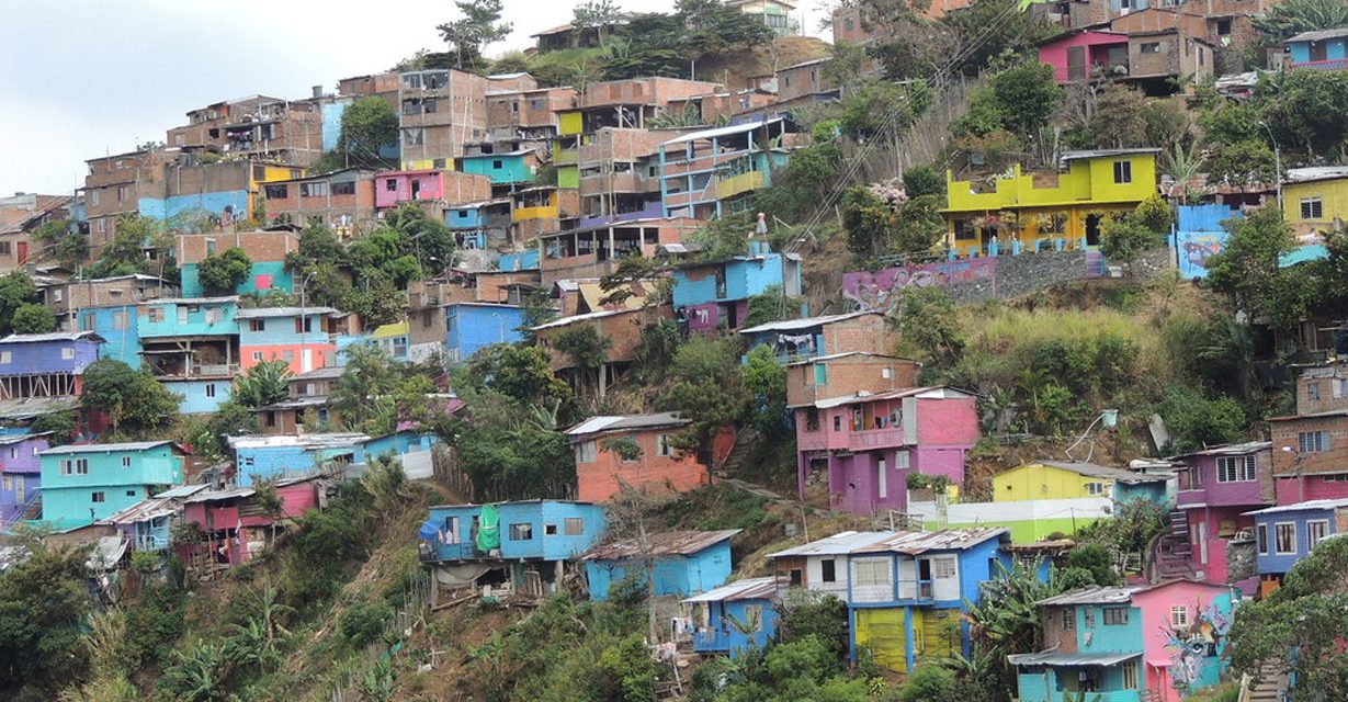 Cuando el agua no llega igual: brechas sociales del servicio en Cali