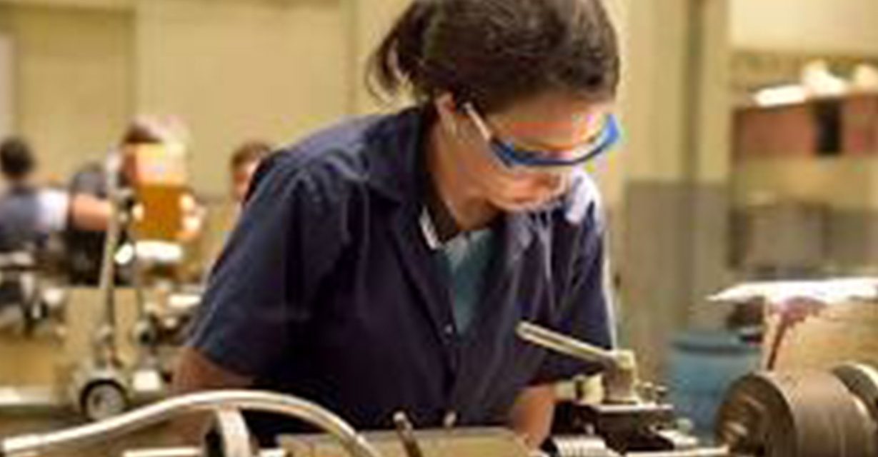 Educación que mueve la economía local