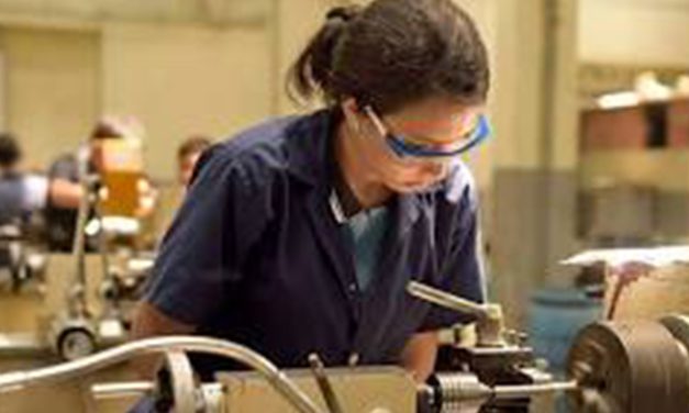 Educación que mueve la economía local