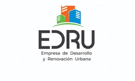 Entre el Ladrillo Histórico y el Concreto del Mañana