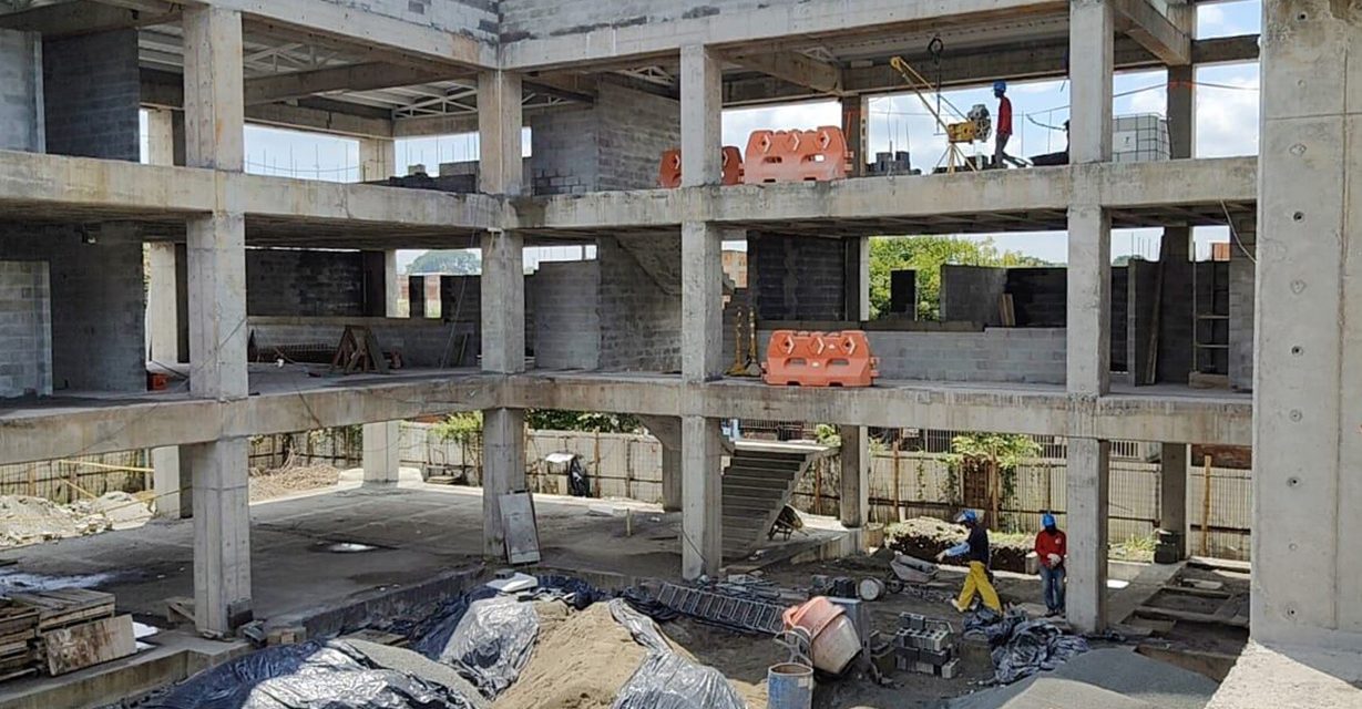 Cali repara sus colegios para recuperar la infraestructura en 2025