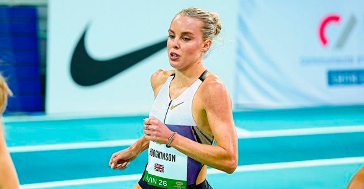 Keely Hodgkinson rompe el récord británico indoor y reafirma su liderazgo mundial en los 800 metros