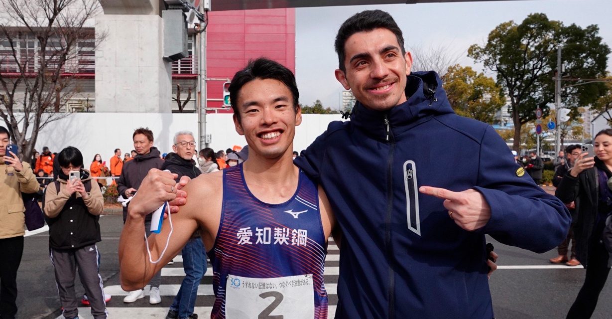 Toshikazu Yamanishi establece récord mundial de media maratón marcha en Kobe