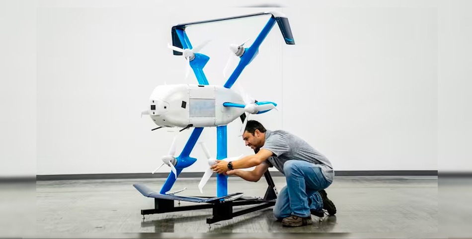 El paquete que cayó en una piscina expone a Prime Air