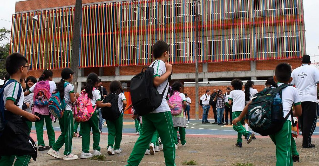 Colegios y escuelas de Cali: educación y cultura por comunas